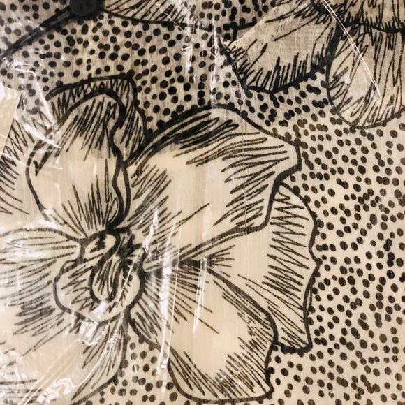 NYDJ Asymmetrical Hem Tunic Sheer Overlay V Neck - Picture 3 of 4